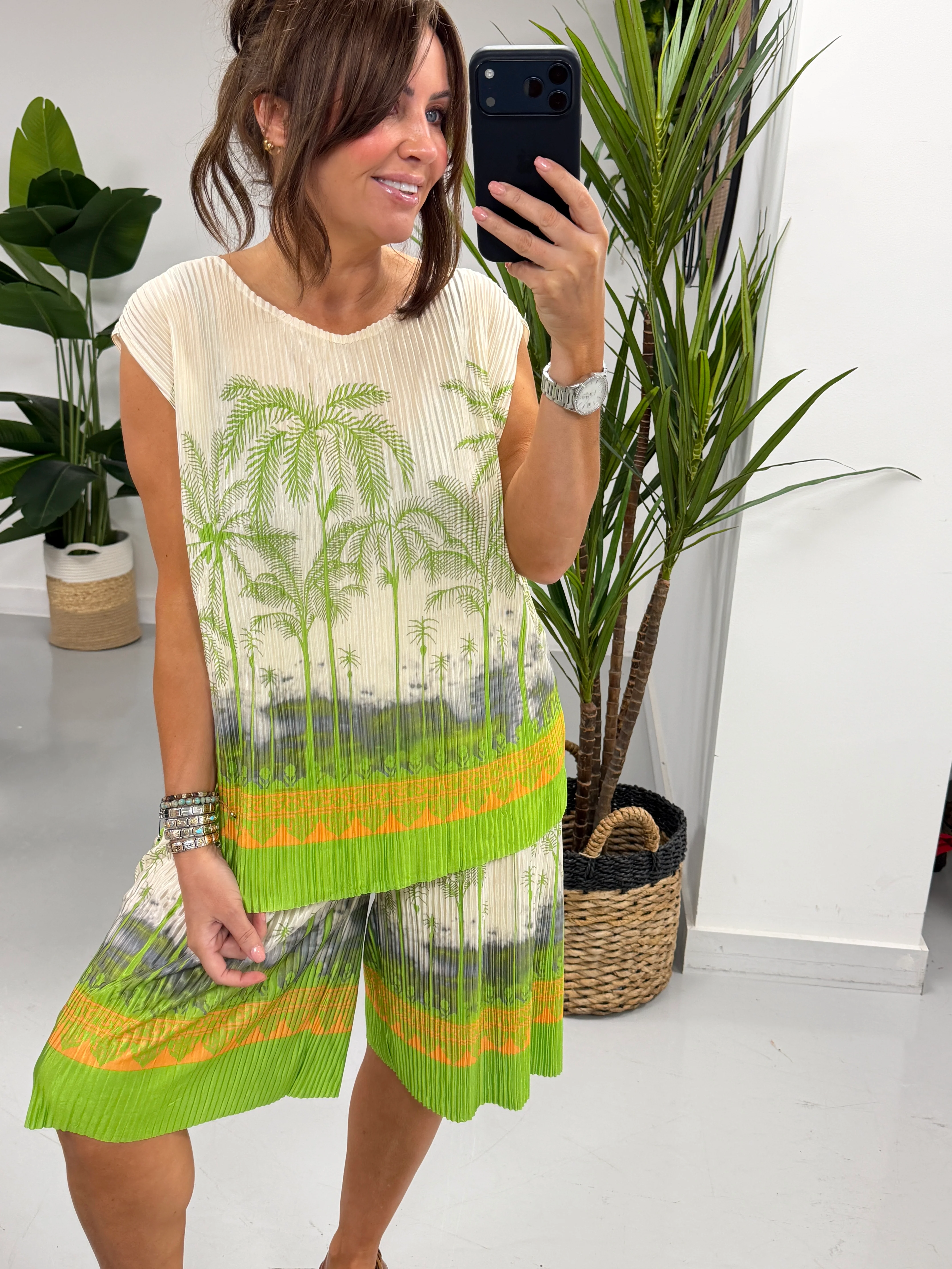 Tops - Shirts &amp; Blouses